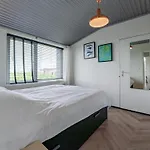 Beachhouse Ii *