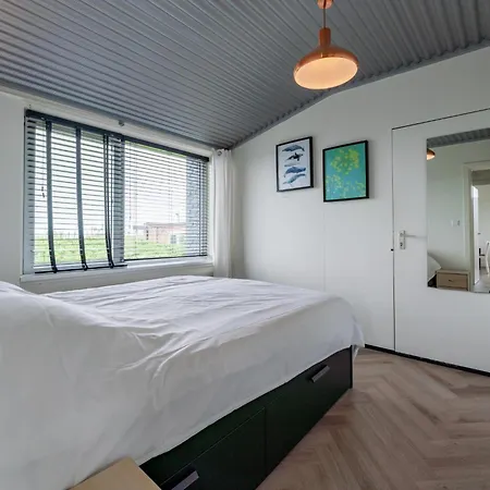 Beachhouse Ii *